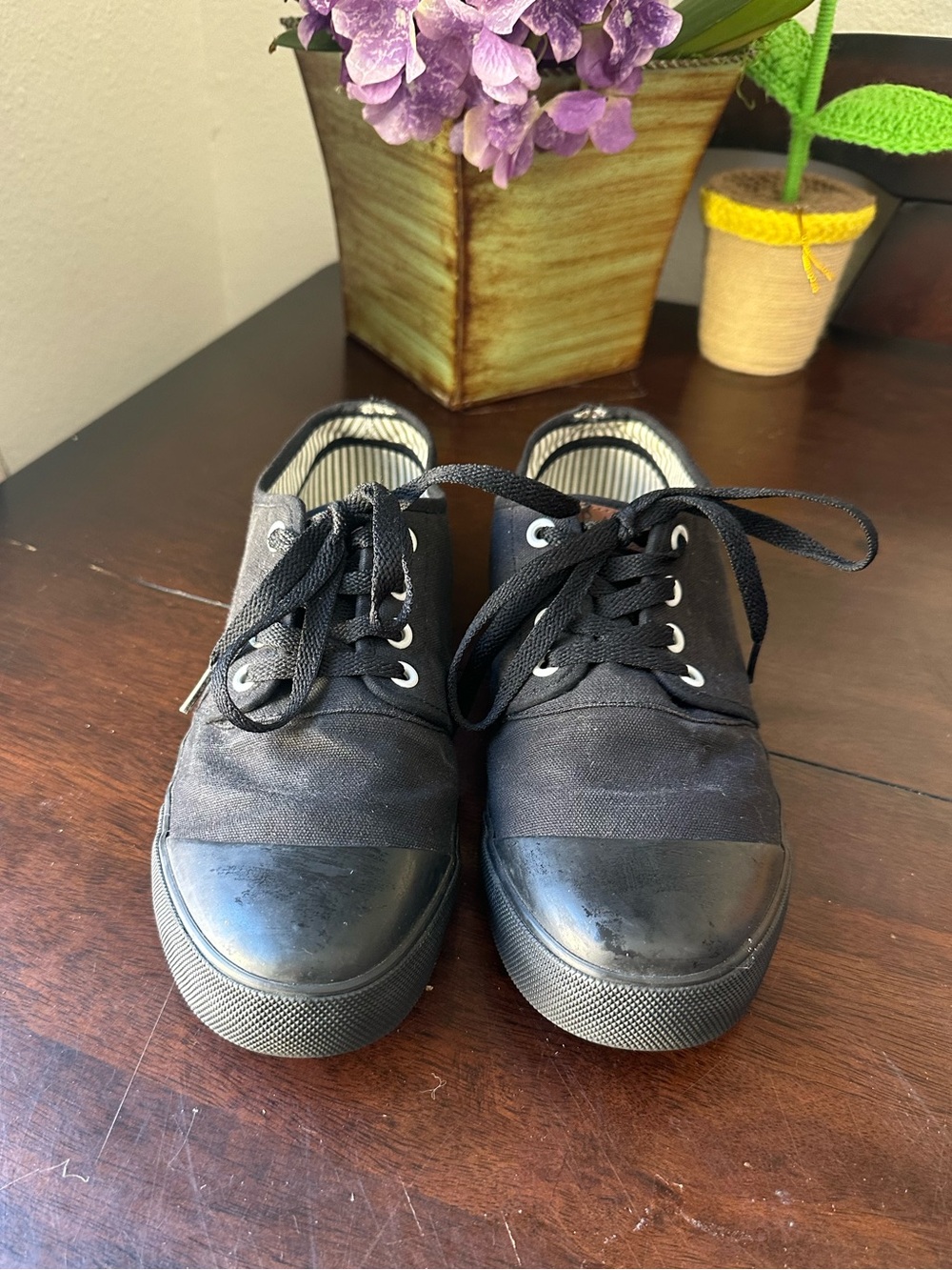 Men's Black Canvas Low-Top Sneakers with Lace-Up Closure. Unisex Sneakers